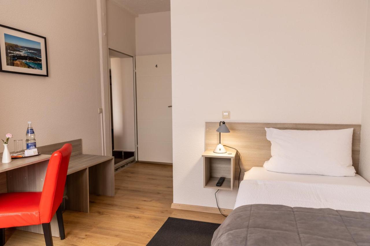 Hotel Zur Post Ochsendorf Konigslutter Bagian luar foto